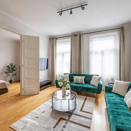 Apartman Stylish & Cozy Center By Prestige Homes