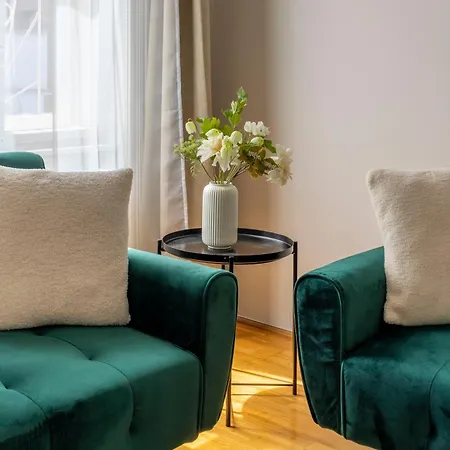Stylish & Cozy Center By Prestige Homes * Budapest