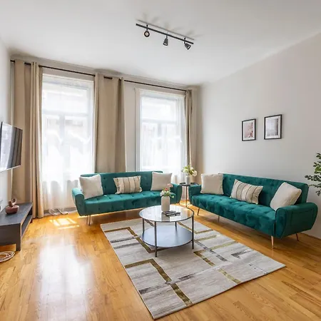 Stylish & Cozy Center By Prestige Homes Apartman *